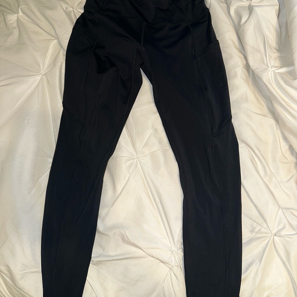 LULULEMON Fast and Free 25"- black, size 6